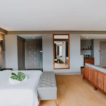 Marine Plaza Hotel 3*