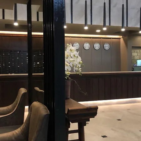 Hotel Marine Plaza 3*