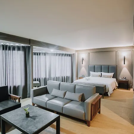 Hotel Marine Plaza 3*
