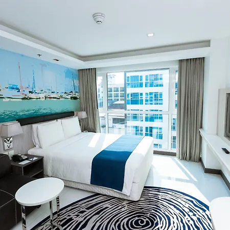 Express By Ihg Hotel 4*