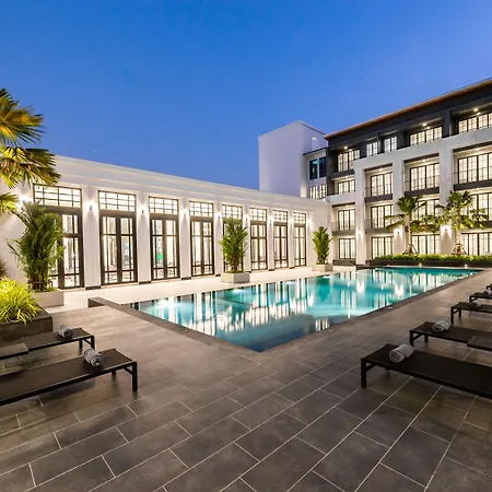 One Patio - Sha Extra โรงแรม Pattaya