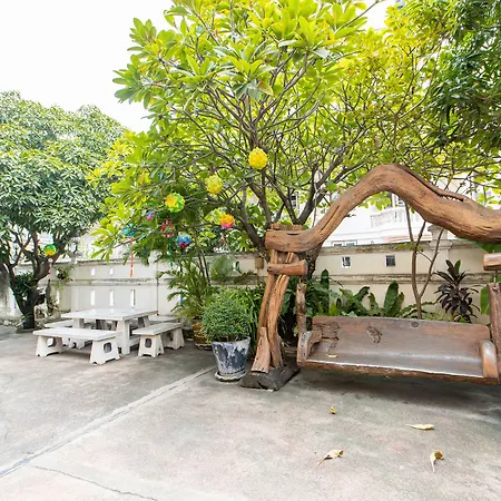 Selina Place Hotel