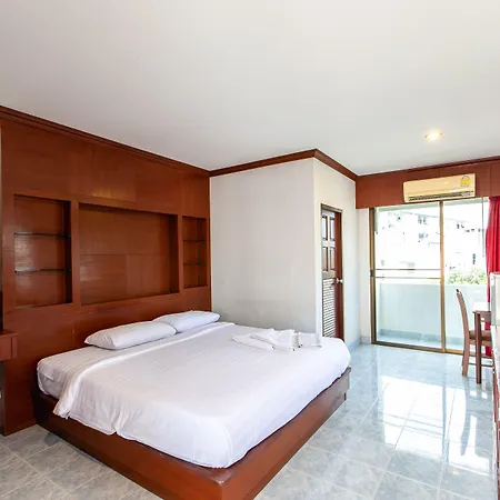 Selina Place Hotel 3*