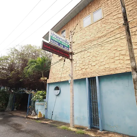 Oyo 1003 Naklua House Hotel