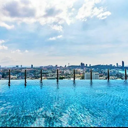 Apartment The Base In Downtown Pattaya