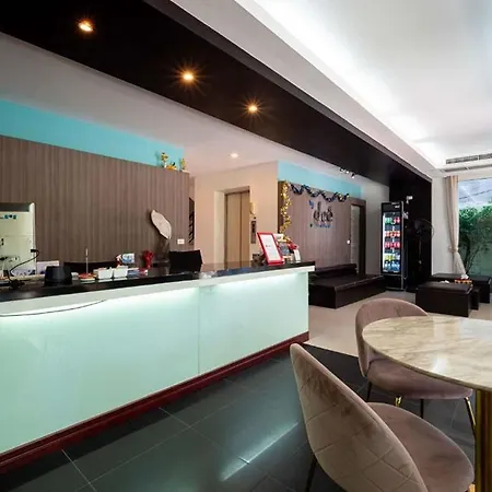 โรงแรม By Dee @jomtien 3*