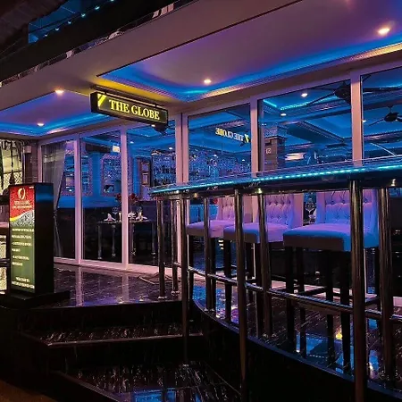 The Globe Hotel, Bar & Restaurant Pattaya