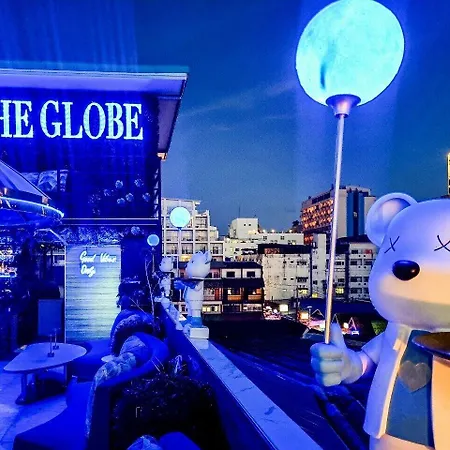 The Globe Hotel, Bar & Restaurant โรงแรม Pattaya
