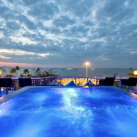 The Globe Hotel, Bar & Restaurant โรงแรม 3*
