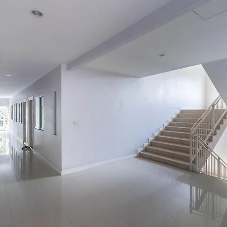 โอโย 75389 แพนโดร่า เฮาส์ โรงแรม Pattaya