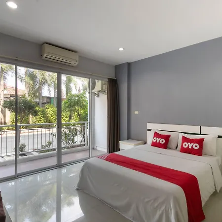 โอโย 75389 แพนโดร่า เฮาส์ 2* Pattaya