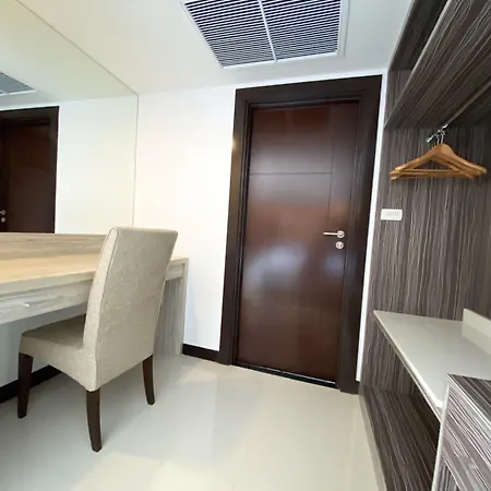 Vareena Palace โรงแรม 5*