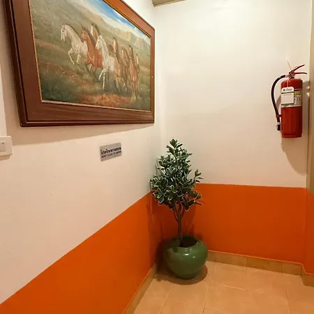 Jasmine Soi Buakhao Apartment *