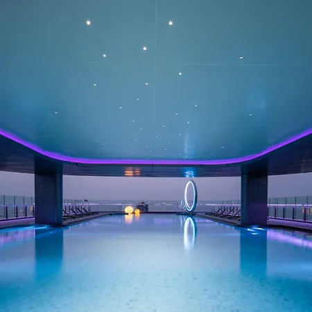 แกรนด์ เซนเตอร์ พอยต์ สเปซ พัทยา โรงแรม 5*