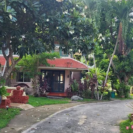 Hotel Safari Riviera Pattaya