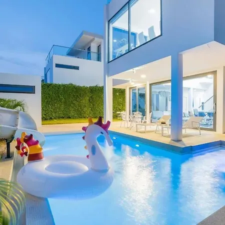 Sol, Luxe 5 Beds Pattaya