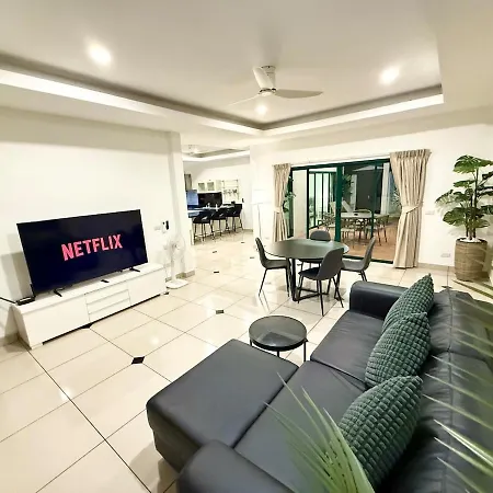 Newly Renovated - 2 Bedroom - Private Pool Villa, Centre วิลล่า *