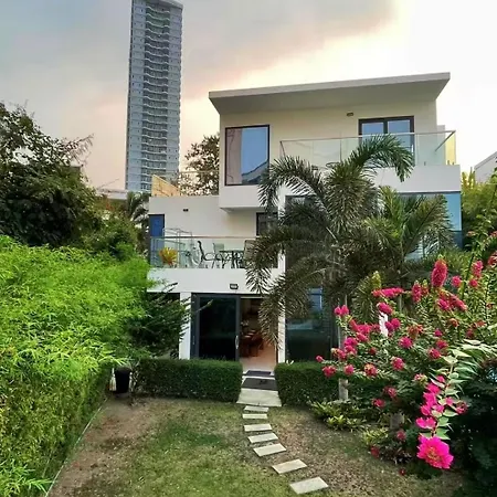Youth Journey Six-bedroom Pool Villa