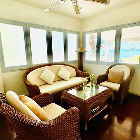 Tiki White House Holiday home