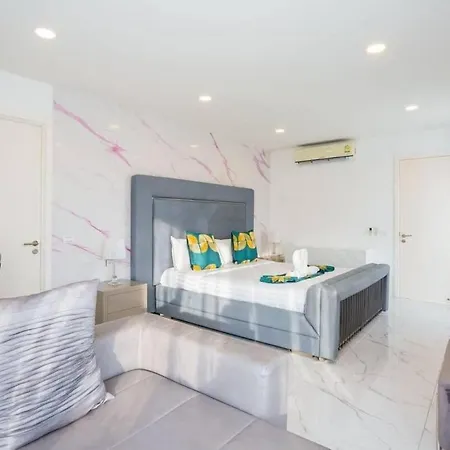 Sol, Luxe 5 Beds Pattaya
