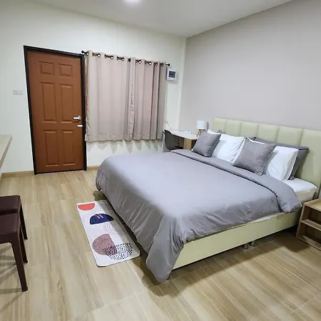 78's Hometel 103 *