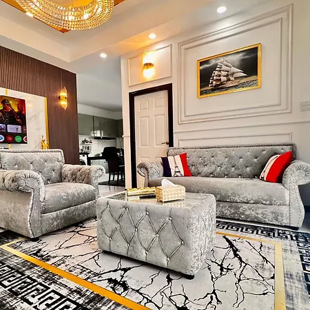 วิลล่า Luxury Near Center *