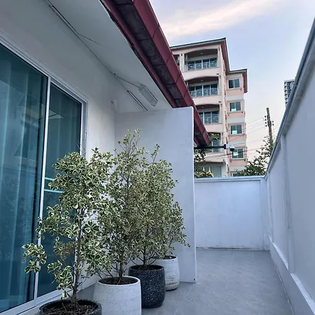 Na Kluea Pool * Pattaya