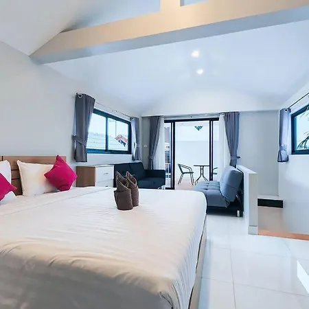 Luxury Pool Center C8 - 4 Bedroom Villa Pattaya