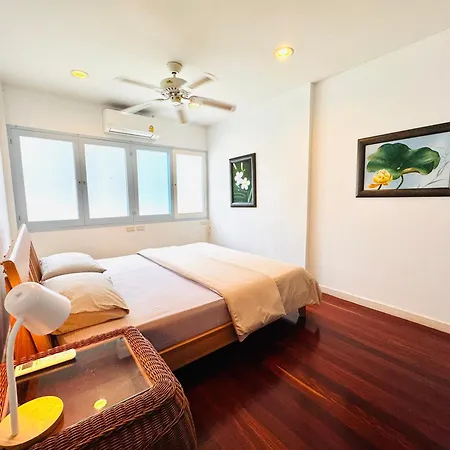 Tiki White House *