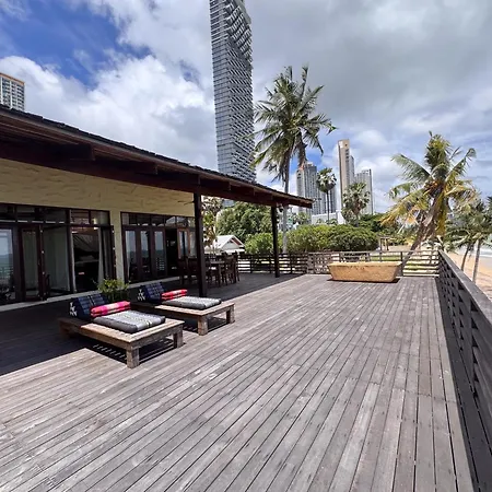 วันหยุดที่บ้าน Tiki House Pattaya