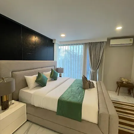 Youth Journey Six-bedroom Pool *