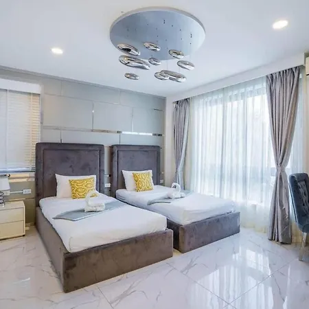 Sol, Luxe 5 Beds *