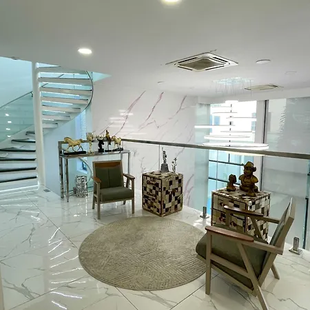 Villa Youth Journey Six-bedroom Pool *