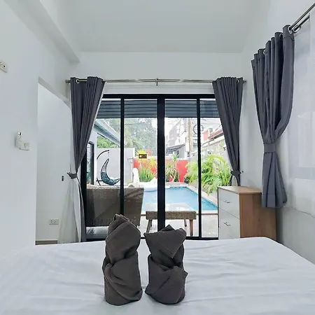 Villa Luxury Pool Center C8 - 4 Bedroom Pattaya
