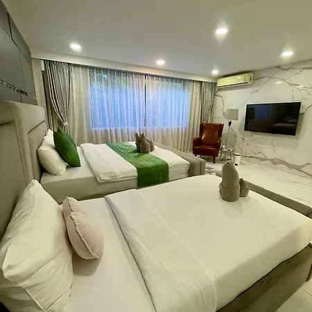 Villa Youth Journey Six-bedroom Pool *