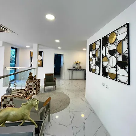 Youth Journey Six-bedroom Pool Villa *