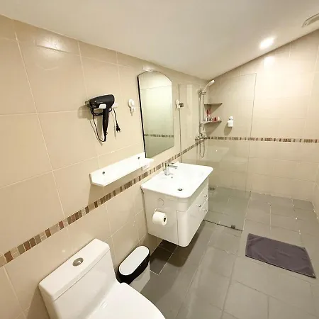 Newly Renovated - 2 Bedroom - Private Pool Villa, Centre วิลล่า