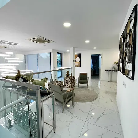 Youth Journey Six-bedroom Pool Villa