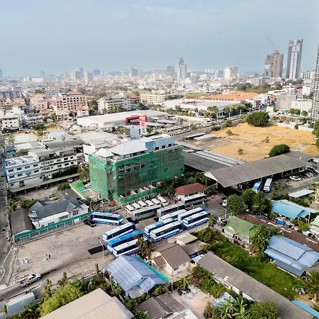 วันหยุดที่บ้าน Full House 2br Near Bus Station North *