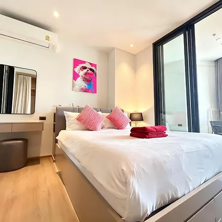 芭提雅市中心海滩公寓预定 高层海景房 海滩步行街 F25 Pattaya