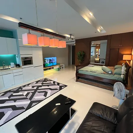 Beachfront Luxe With Pool Access And Terrace Apartment Pattaya