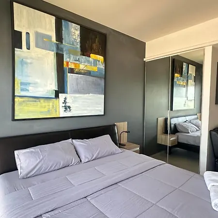 Unixx Seaview Apartment Pattaya