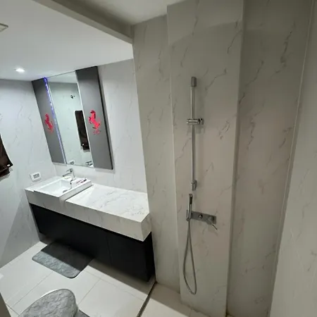 Panoramic Sea View At Sky Residences - Pratamnak Modern Apartment *