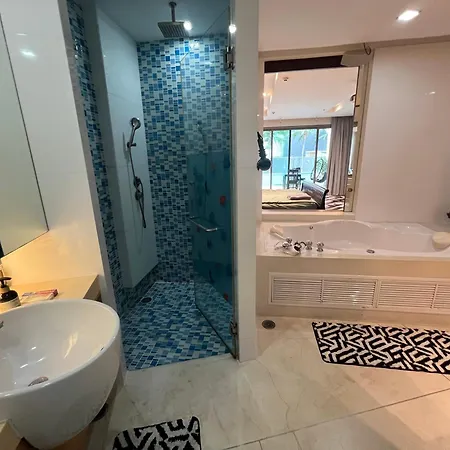 Apartment Beachfront Luxe With Pool Access And Terrace Pattaya