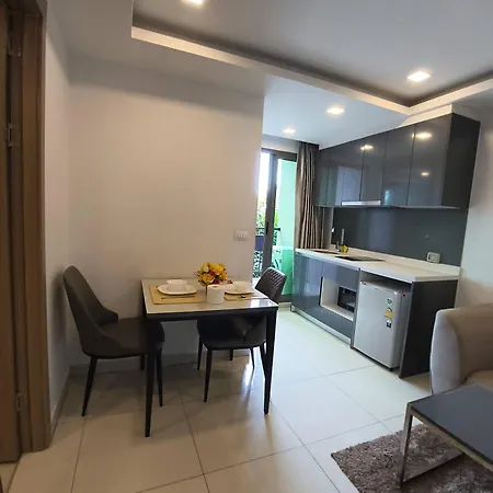 อพาร์ทเม้น Luxurious With Pool Access Pattaya
