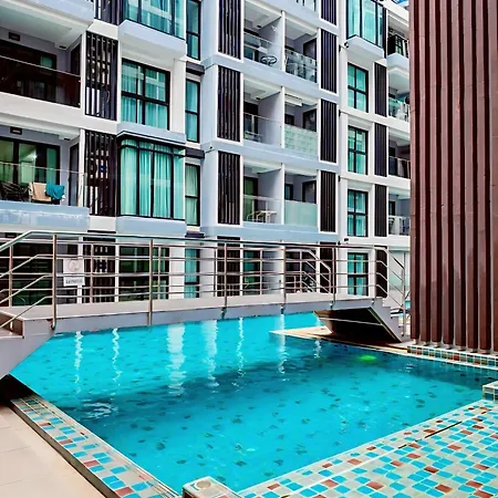 Laid Back Tropical Garden อพาร์ทเม้น Pattaya