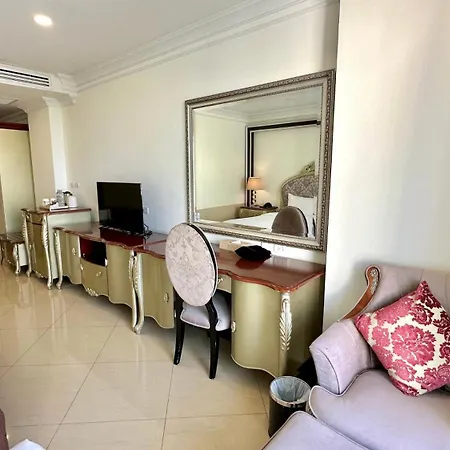 Lk Crystal * Pattaya