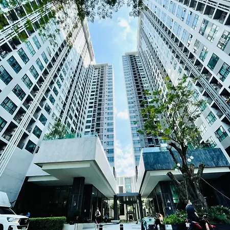 อพาร์ทเม้น The Base Luxury By Numam