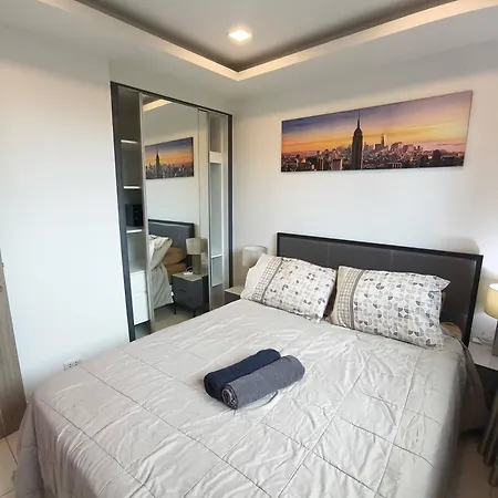 Luxurious With Pool Access อพาร์ทเม้น