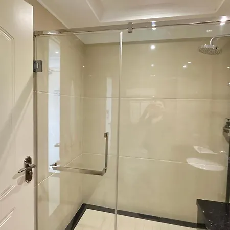 Lk Crystal Apartment *